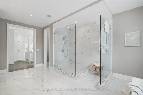 112 Woodview Drive Pickering ON L1V 1L2