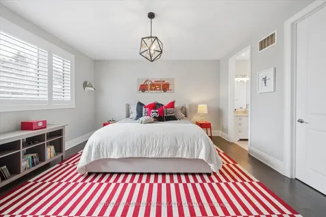 112 Woodview Drive Pickering ON L1V 1L2