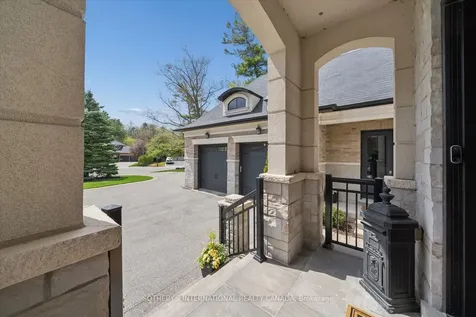 112 Woodview Drive Pickering ON L1V 1L2