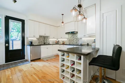 18 Bastedo Avenue Toronto ON M4C 3M7