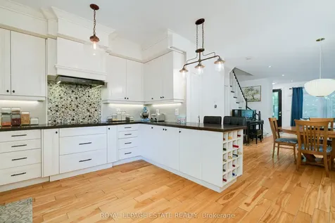 18 Bastedo Avenue Toronto ON M4C 3M7