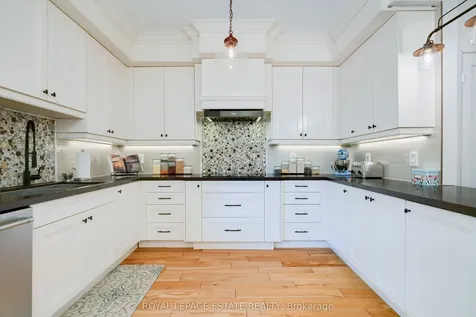 18 Bastedo Avenue Toronto ON M4C 3M7