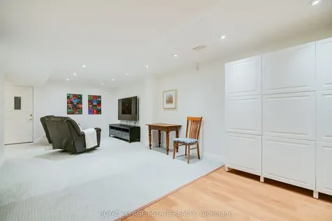 18 Bastedo Avenue Toronto ON M4C 3M7