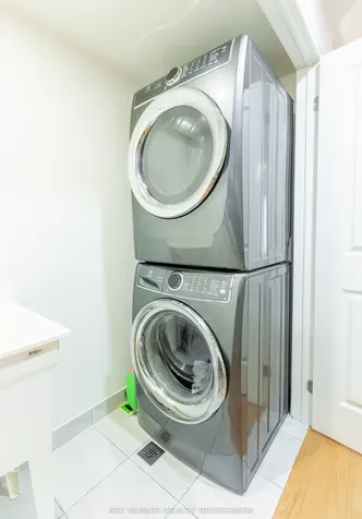 224 Lord Elgin Lane Clarington ON L1C 7E8