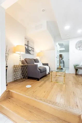 224 Lord Elgin Lane Clarington ON L1C 7E8