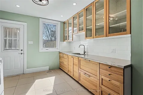 179 Coleman Avenue Toronto ON M4C 1P9