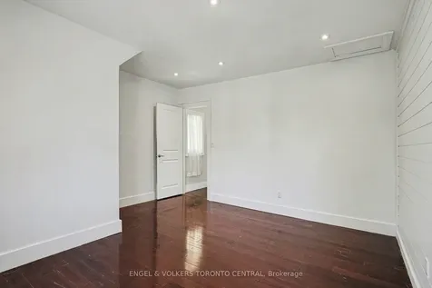 179 Coleman Avenue Toronto ON M4C 1P9