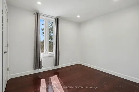 179 Coleman Avenue Toronto ON M4C 1P9