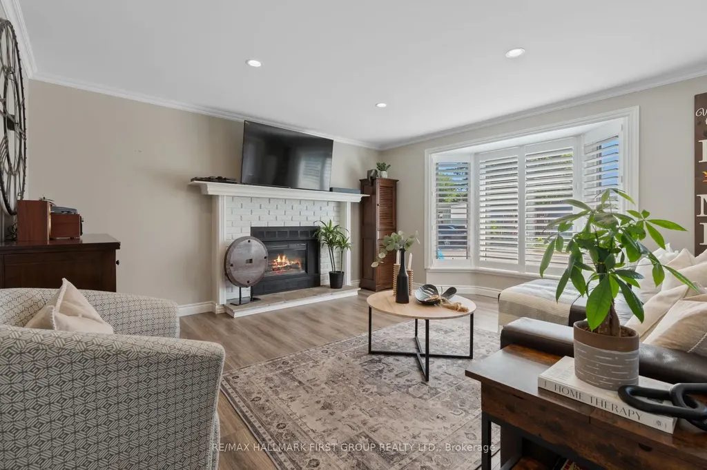 8 Kawartha Road Clarington ON L1B 1B9
