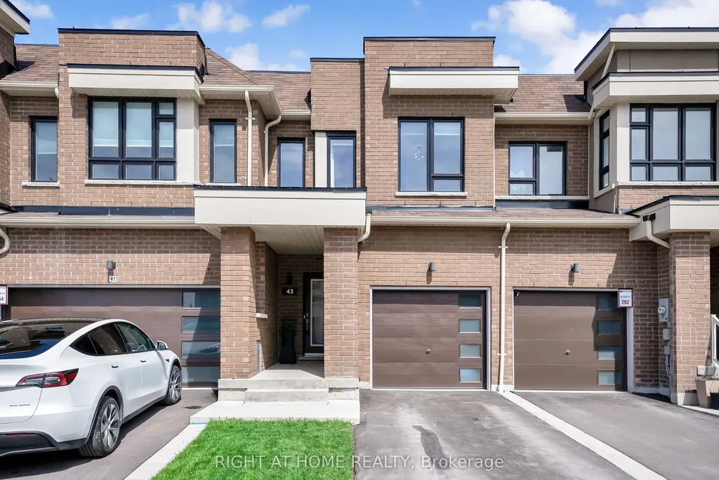 43 Caspian Square Clarington ON L1C 7G3