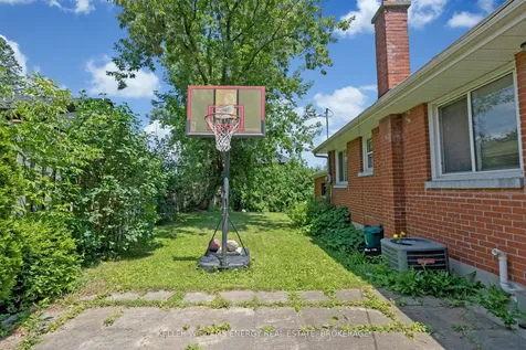 33 Beatty Road Ajax ON L1S 1Z1