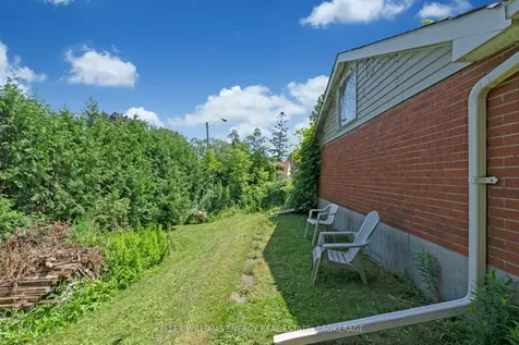 33 Beatty Road Ajax ON L1S 1Z1