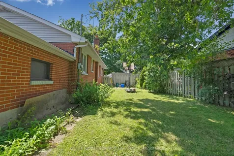 33 Beatty Road Ajax ON L1S 1Z1