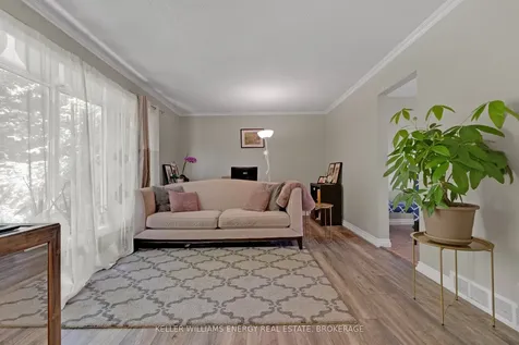 33 Beatty Road Ajax ON L1S 1Z1