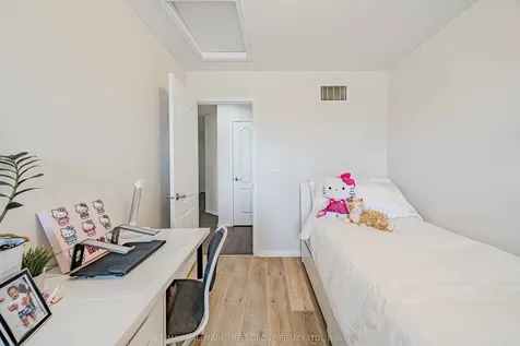 28 Quarrie Lane Ajax ON L1T 0N1