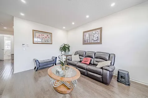 28 Quarrie Lane Ajax ON L1T 0N1