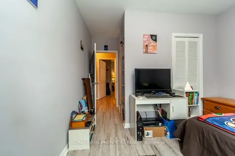 56 Burcher Road Ajax ON L1S 2R1