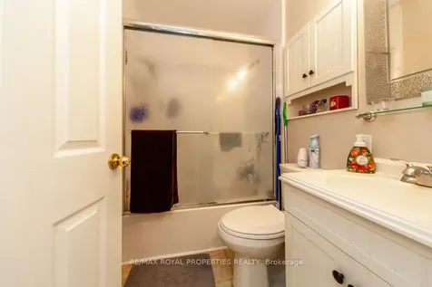 56 Burcher Road Ajax ON L1S 2R1