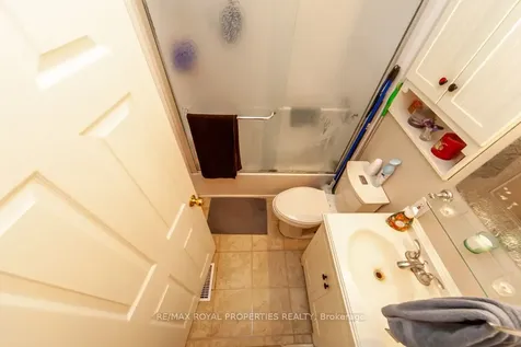 56 Burcher Road Ajax ON L1S 2R1