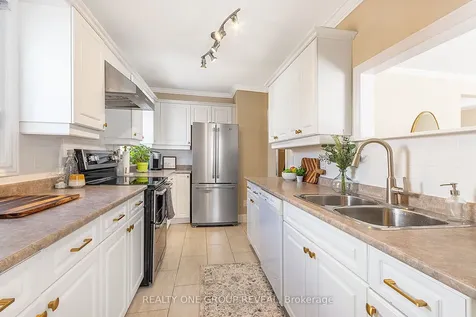 91 Admiral Road Ajax ON L1S 2N8