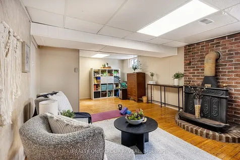 91 Admiral Road Ajax ON L1S 2N8