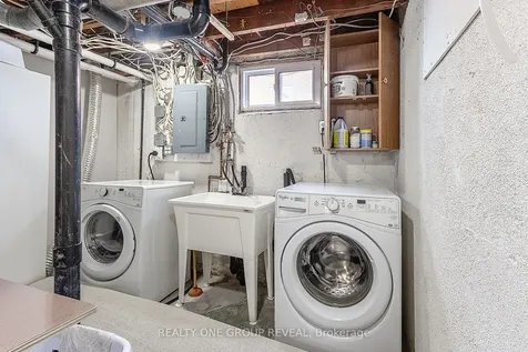 91 Admiral Road Ajax ON L1S 2N8