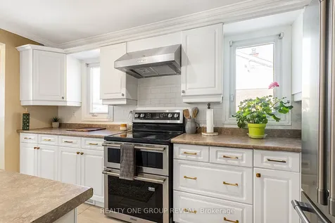 91 Admiral Road Ajax ON L1S 2N8