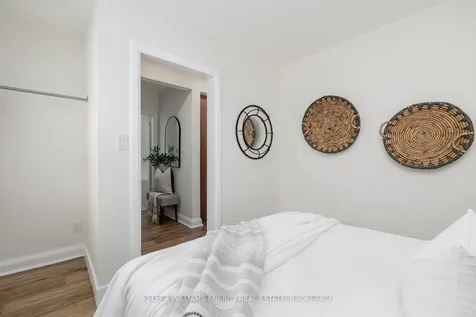 17 Admiral Road Ajax ON L1S 2N8