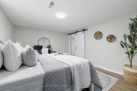 17 Admiral Road Ajax ON L1S 2N8