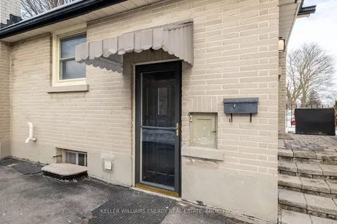 17 Admiral Road Ajax ON L1S 2N8