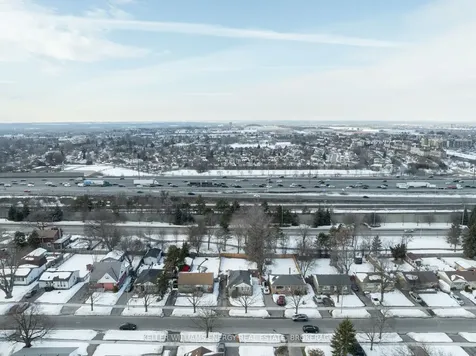 17 Admiral Road Ajax ON L1S 2N8