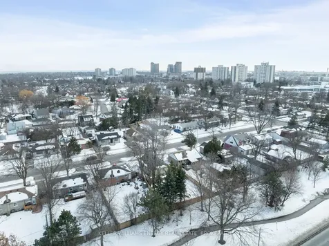 17 Admiral Road Ajax ON L1S 2N8