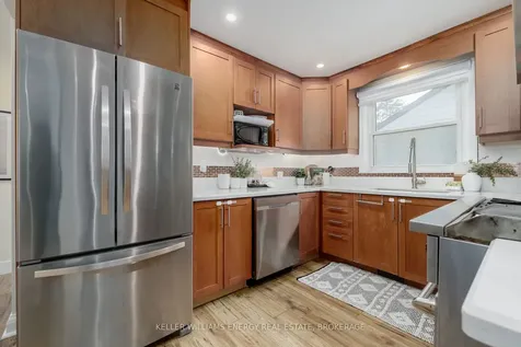 17 Admiral Road Ajax ON L1S 2N8