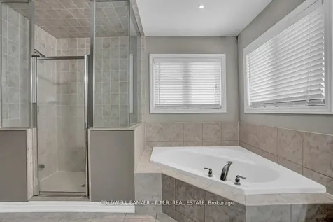 18 Kaukonen Court Clarington ON L1C 0A3