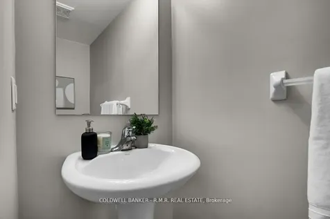 18 Kaukonen Court Clarington ON L1C 0A3