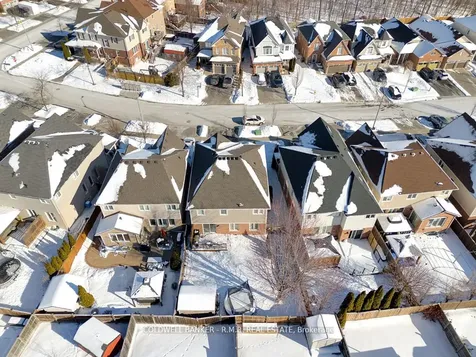 18 Kaukonen Court Clarington ON L1C 0A3