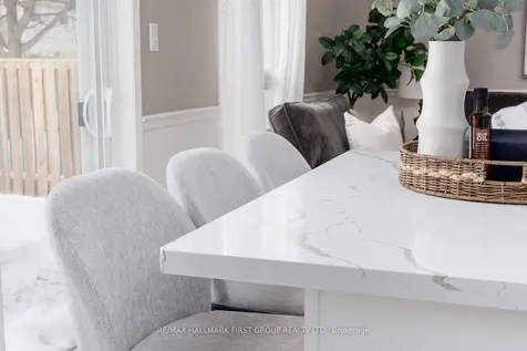 18 Laurelwood Street Clarington ON L1C 4Z7