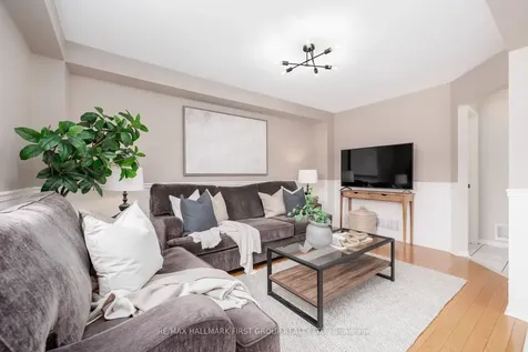 18 Laurelwood Street Clarington ON L1C 4Z7