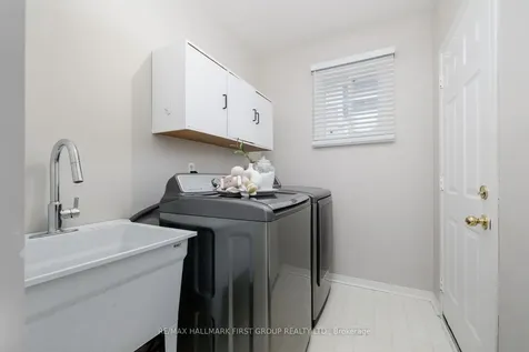 18 Laurelwood Street Clarington ON L1C 4Z7