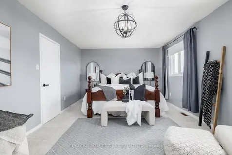 18 Laurelwood Street Clarington ON L1C 4Z7