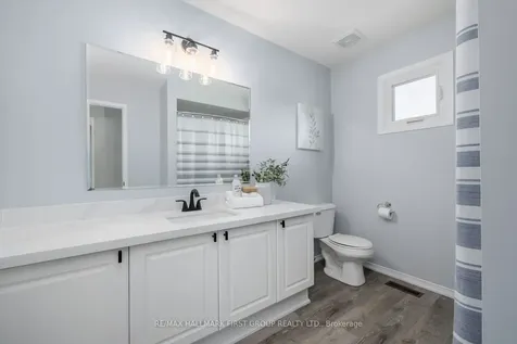 18 Laurelwood Street Clarington ON L1C 4Z7