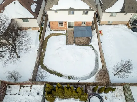 18 Laurelwood Street Clarington ON L1C 4Z7