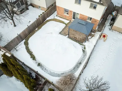 18 Laurelwood Street Clarington ON L1C 4Z7