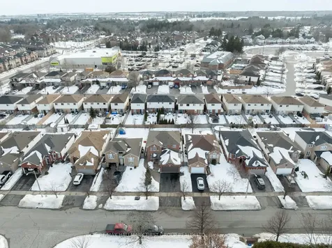 18 Laurelwood Street Clarington ON L1C 4Z7