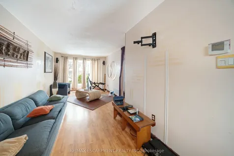 31 Hewitt Crescent Ajax ON L1S 7A5