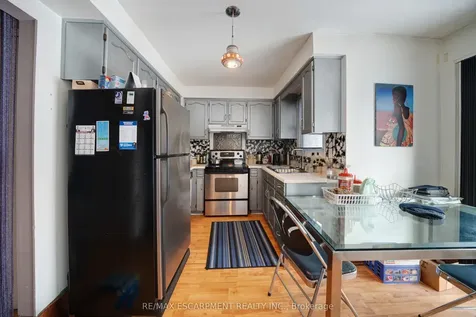 31 Hewitt Crescent Ajax ON L1S 7A5