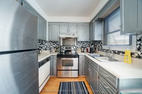 31 Hewitt Crescent Ajax ON L1S 7A5