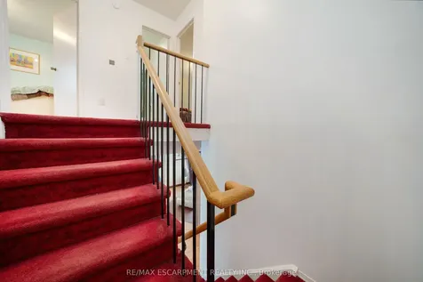 31 Hewitt Crescent Ajax ON L1S 7A5