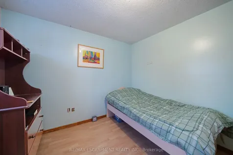 31 Hewitt Crescent Ajax ON L1S 7A5