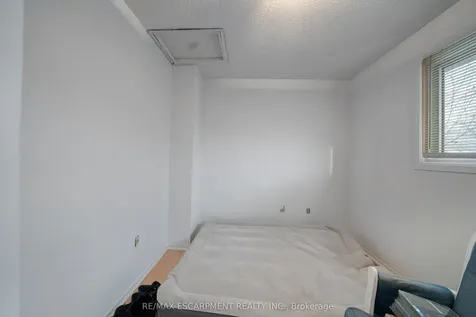 31 Hewitt Crescent Ajax ON L1S 7A5